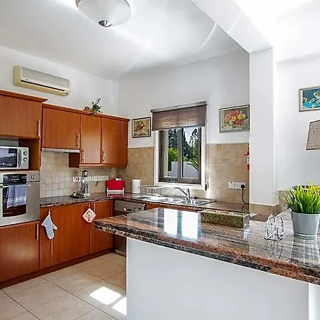Av6 Hotel 3*