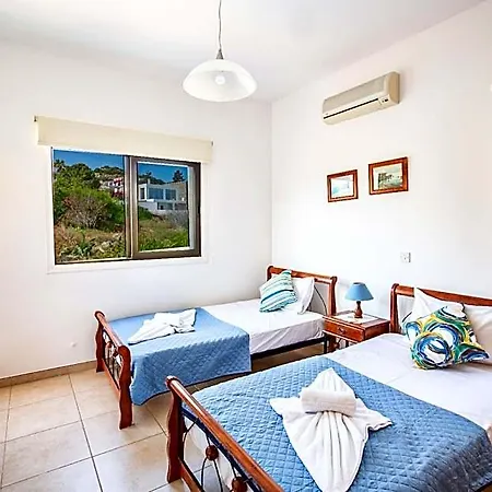 Hotel Av6 3*