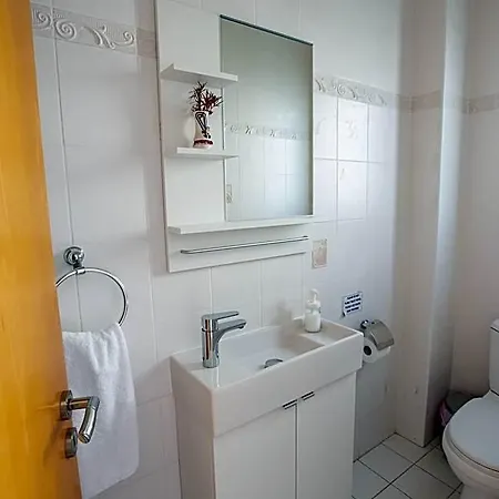 Hotel Av6